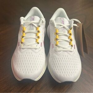 Nike Women's Winflow Running Shoe (White/Photon Dust/Rush Fuchsia size 7.5 New
